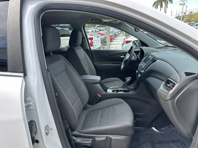 2023 Chevrolet Equinox LT photo 29