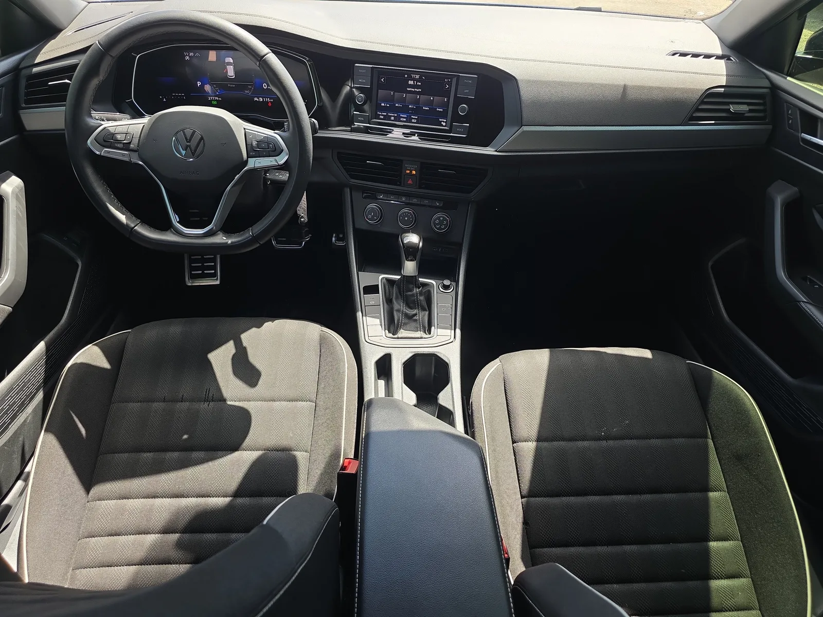 2024 Volkswagen Jetta Sport photo 17