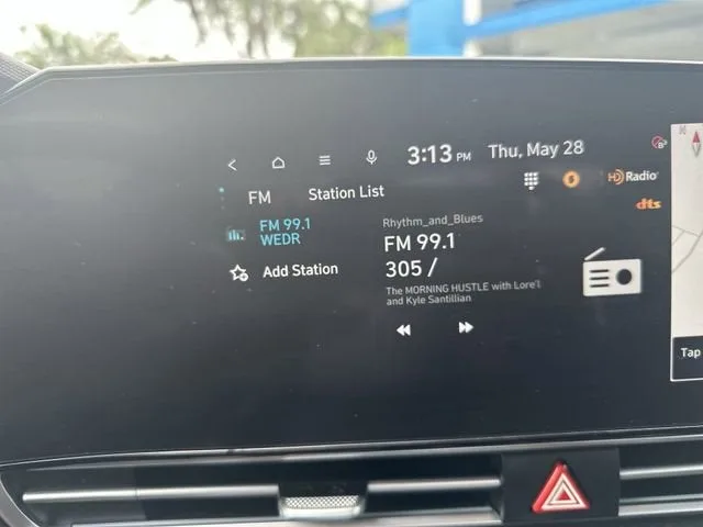 2025 Hyundai Elantra SEL Convenience photo 25