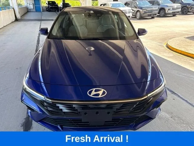 2025 Hyundai Elantra Hybrid Limited photo 16