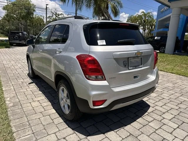 2022 Chevrolet Trax LT photo 34