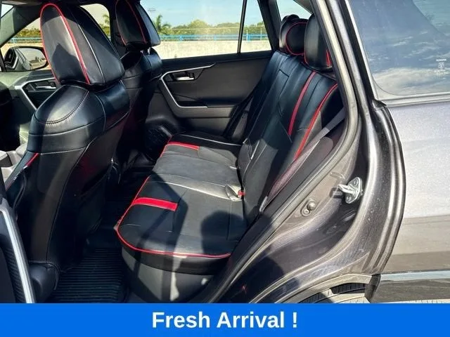 2023 Toyota RAV4 Hybrid XSE photo 3
