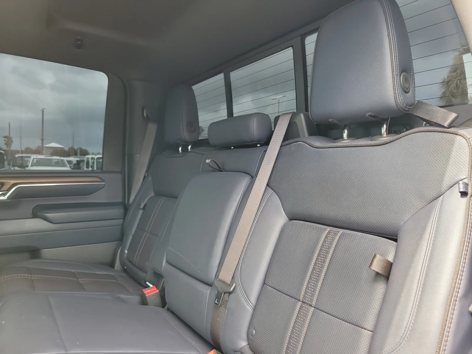2024 Chevrolet Silverado 2500 HD High Country photo 13