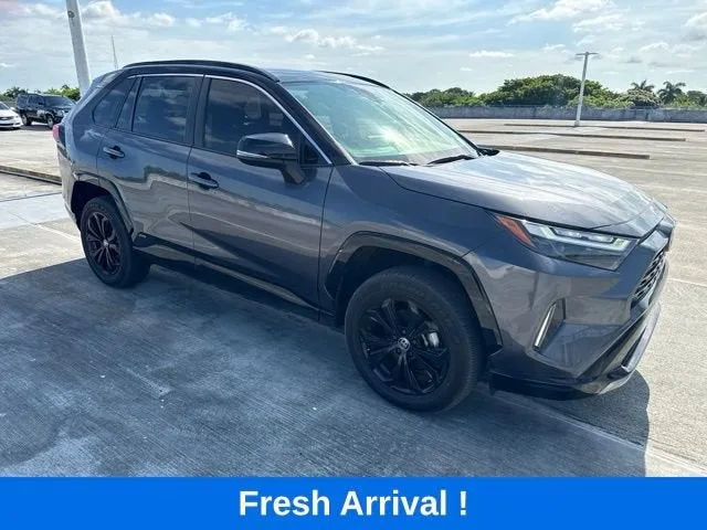 2023 Toyota RAV4 Hybrid XSE photo 13