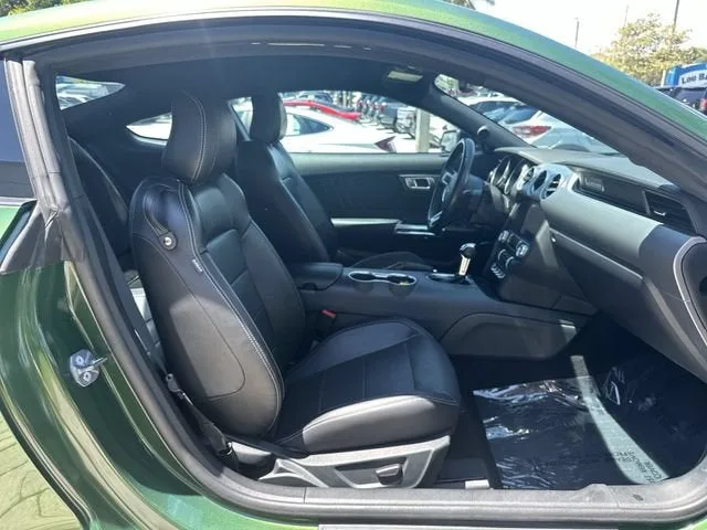 2022 Ford Mustang GT photo 29