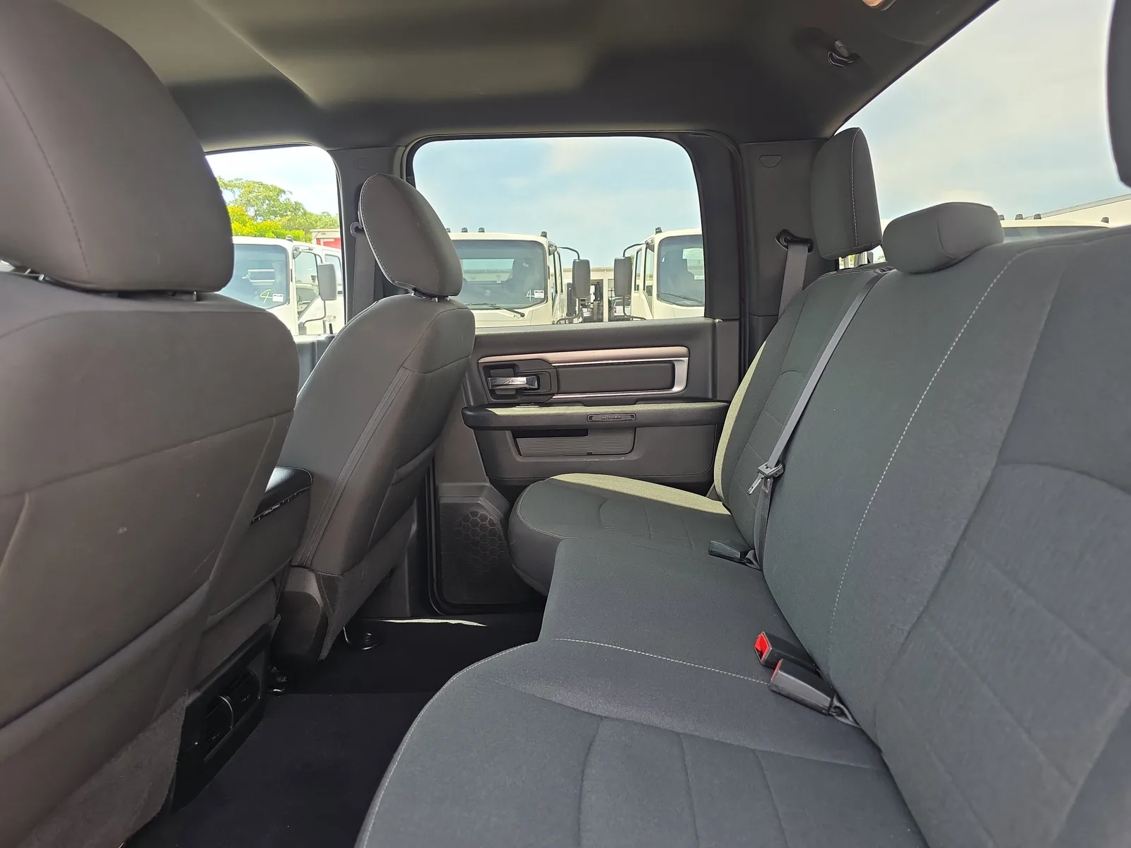 2024 RAM 1500 Classic Warlock photo 16