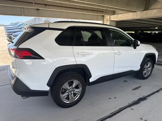 2023 Toyota RAV4 XLE photo 15