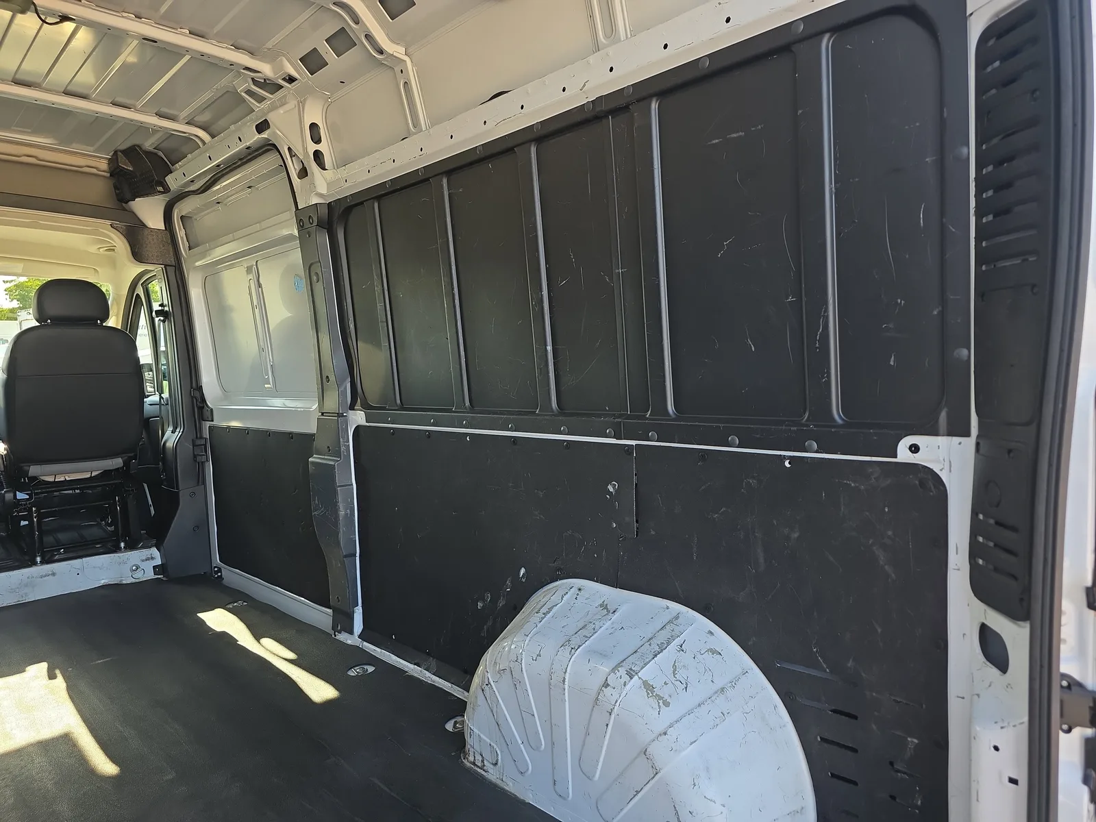2025 RAM ProMaster Cargo Van Tradesman photo 11