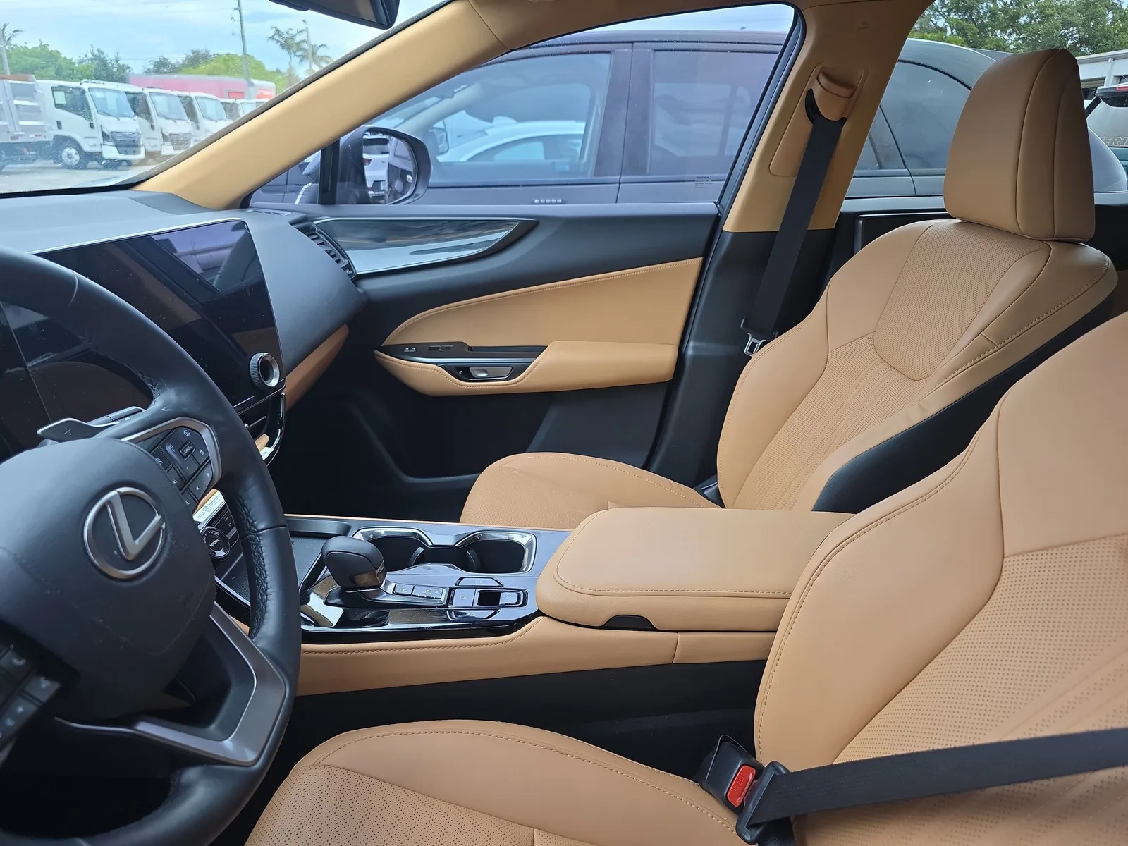 2025 Lexus NX NX 250 Premium photo 14
