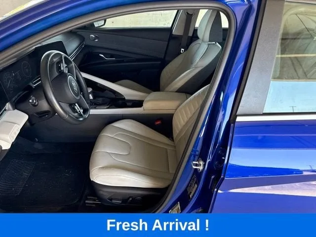 2025 Hyundai Elantra Hybrid Limited photo 2