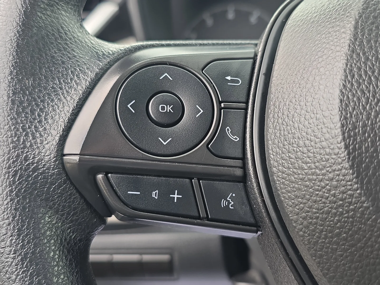2024 Toyota Corolla LE photo 28
