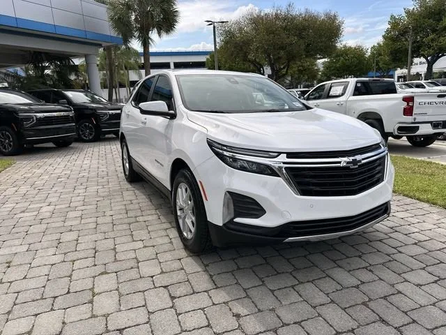 2023 Chevrolet Equinox LT photo 17