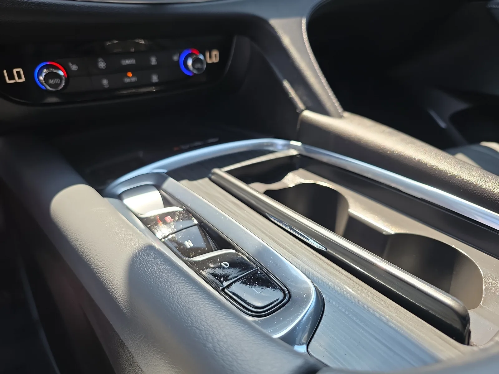 2024 Buick Enclave Essence photo 32
