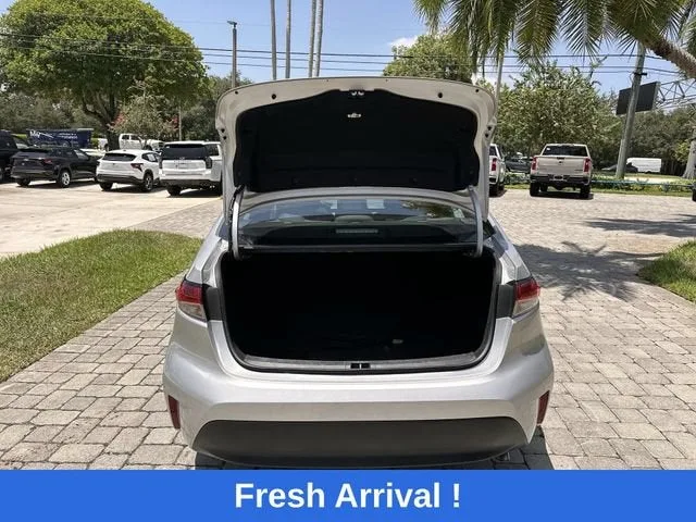 2024 Toyota Corolla LE photo 28