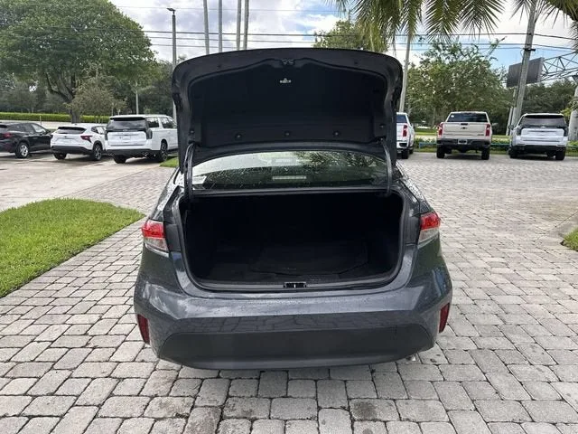 2023 Toyota Corolla LE photo 28