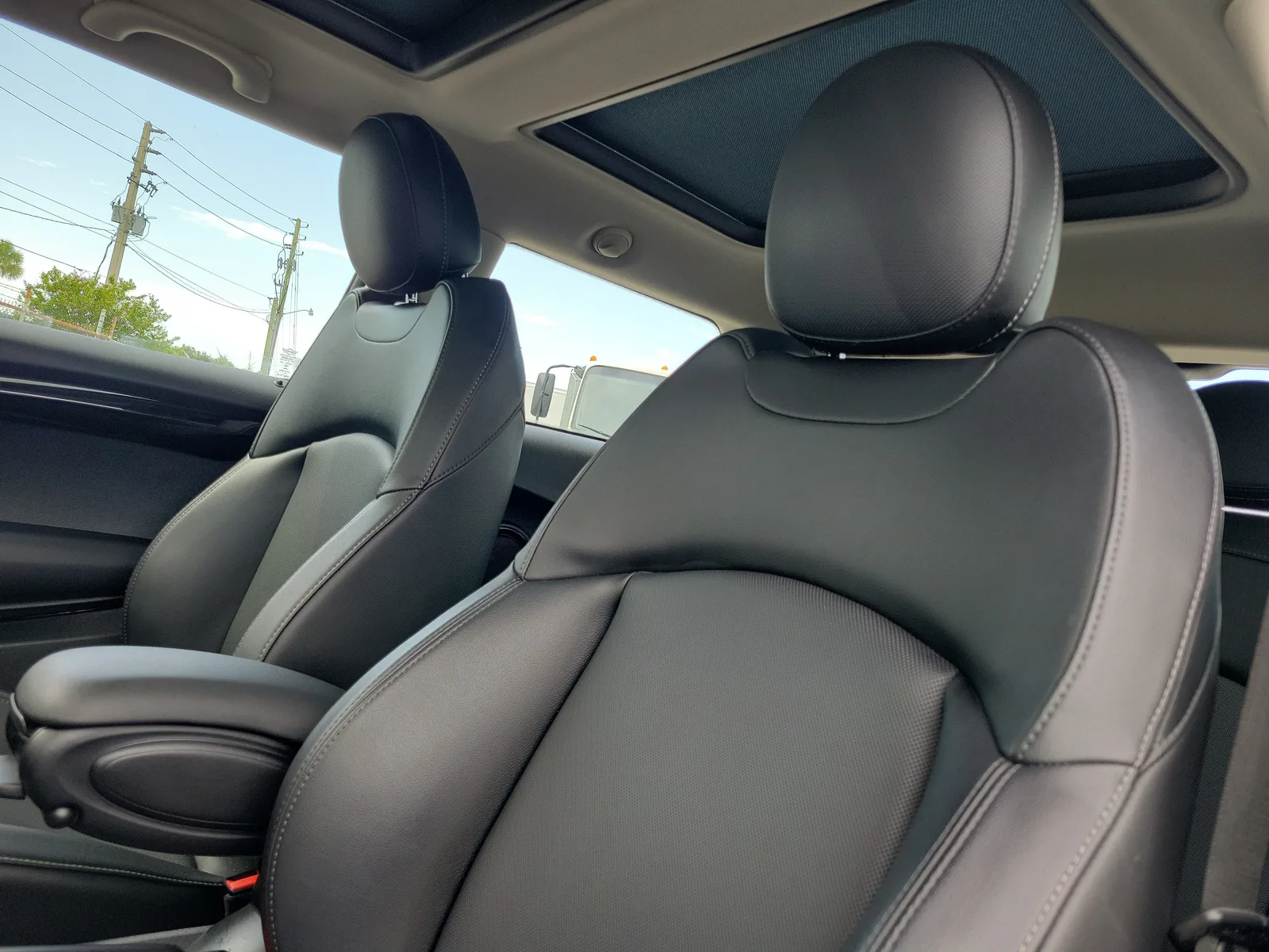 2019 MINI Hardtop 2 Door Cooper S photo 19