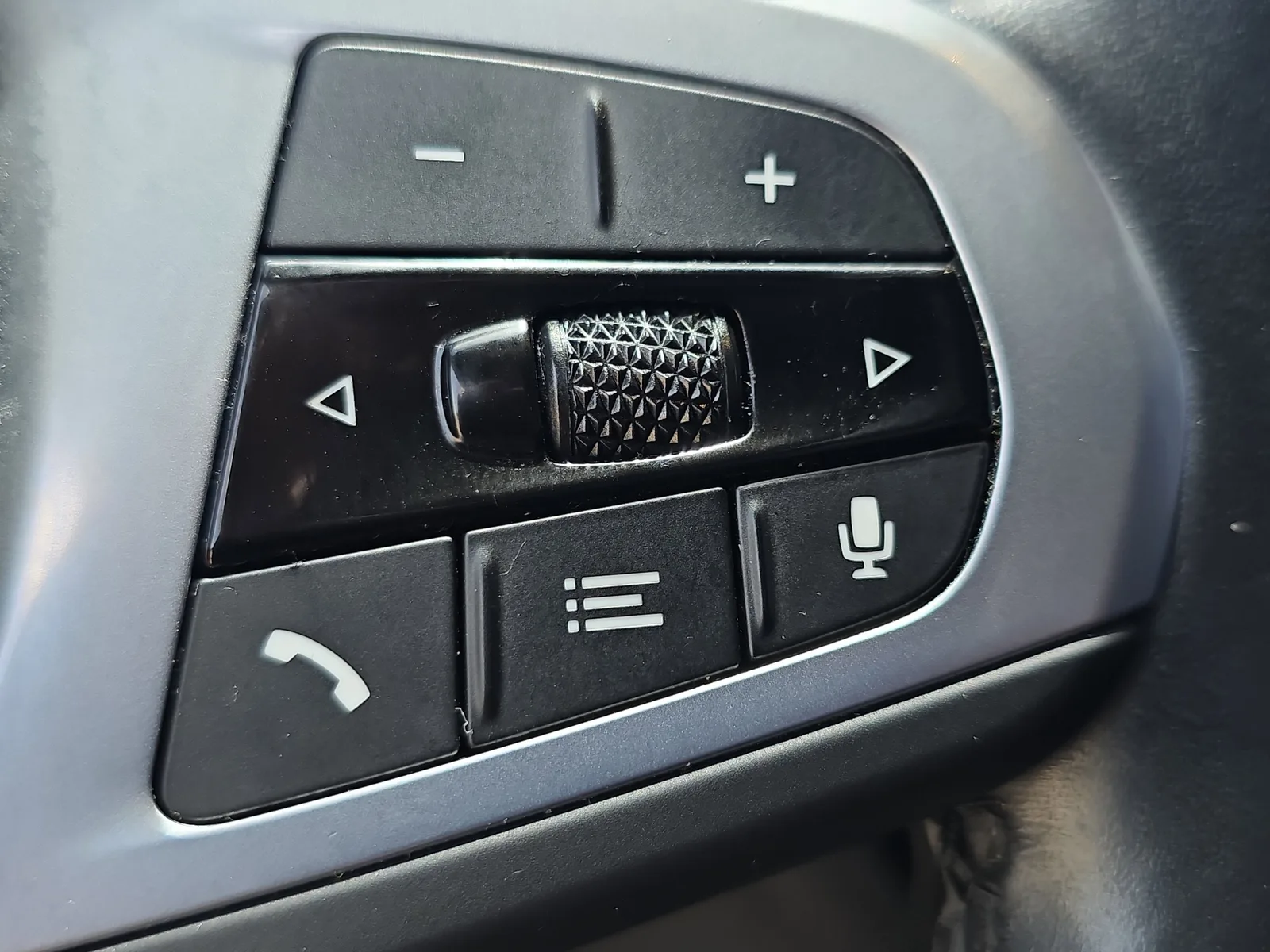 2023 BMW 5 Series 530i photo 27