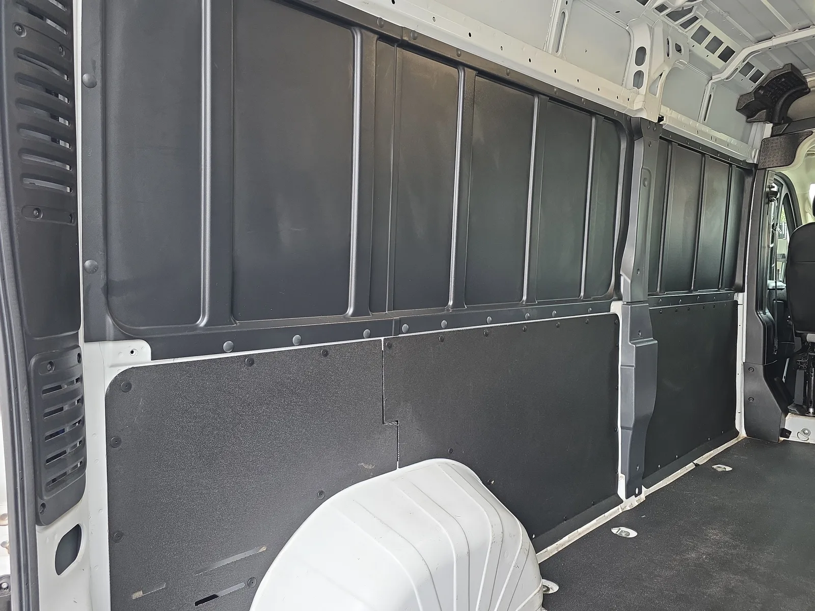 2024 RAM ProMaster Cargo Van Tradesman photo 13