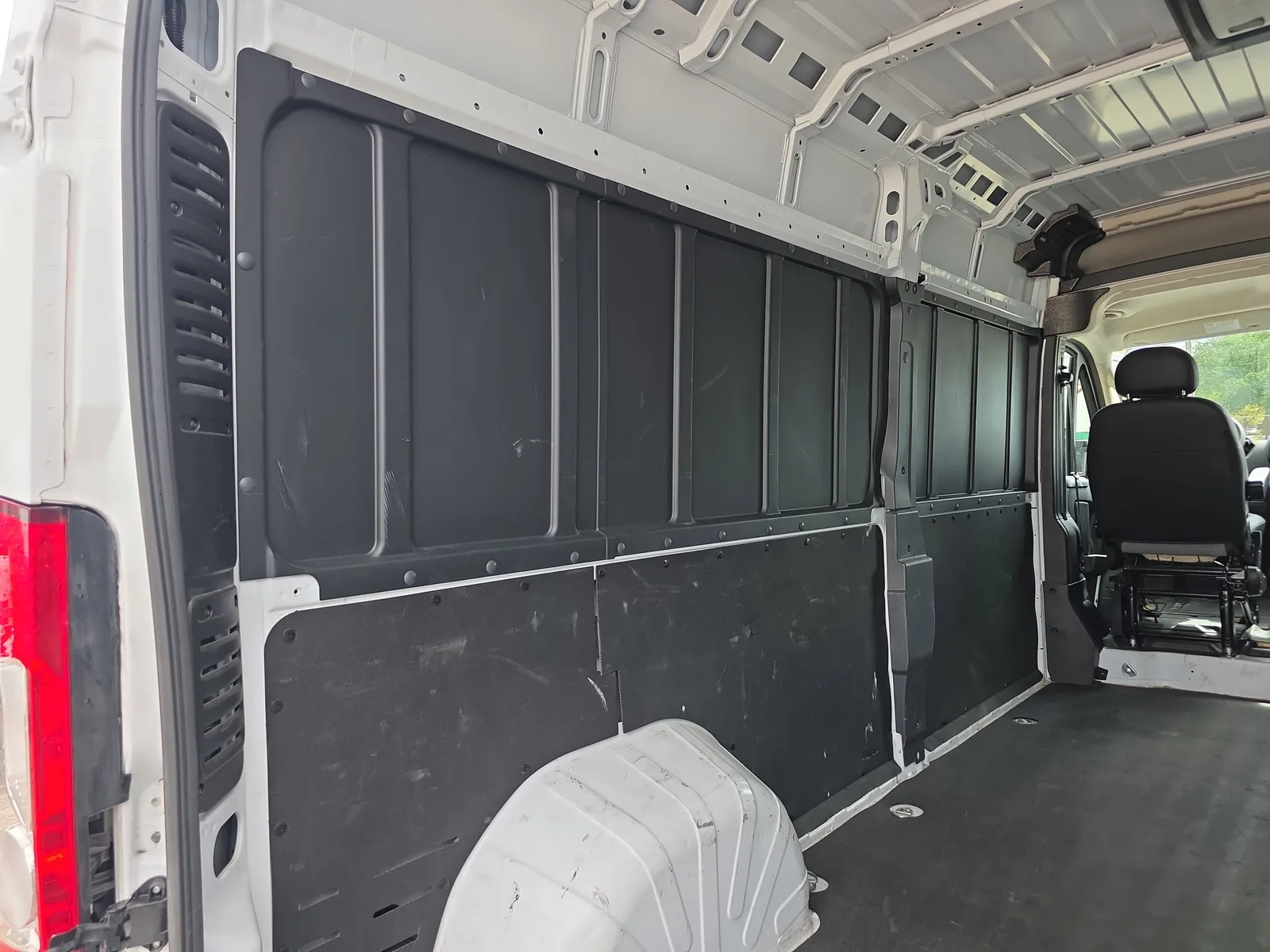 2025 RAM ProMaster Cargo Van Tradesman photo 13