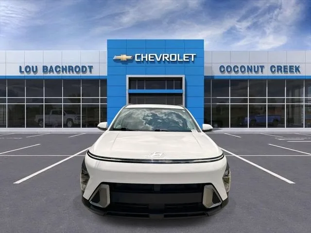 2025 Hyundai Kona SEL photo 3