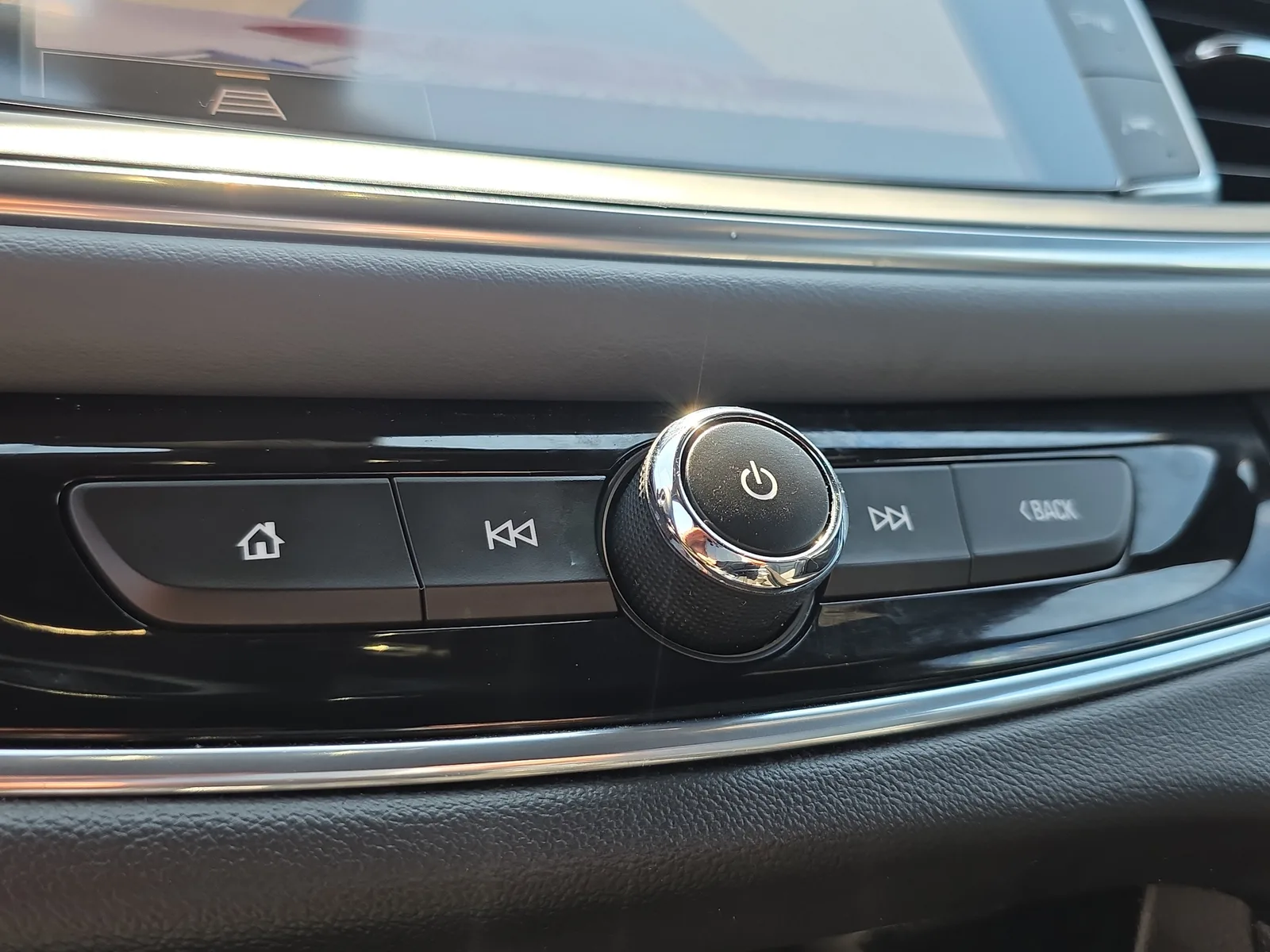 2024 Buick Enclave Essence photo 29