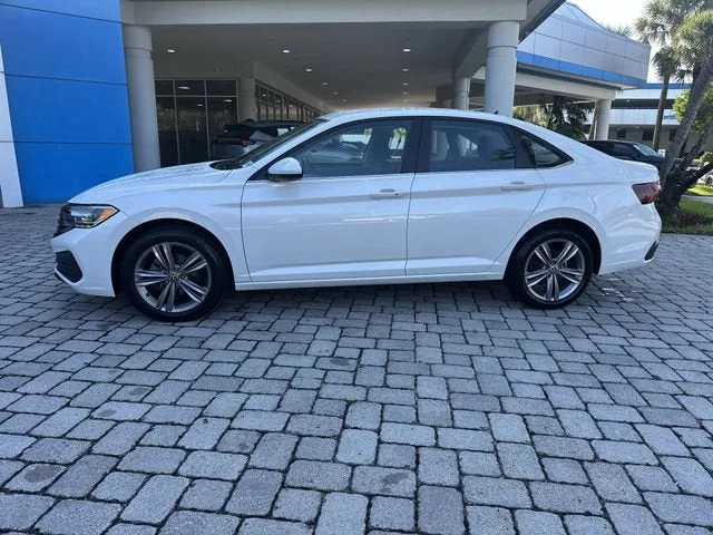 2024 Volkswagen Jetta SE photo 32