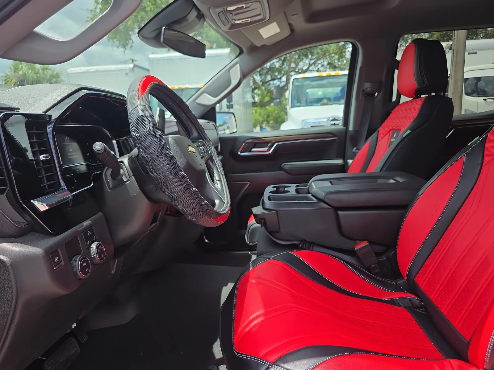 2024 Chevrolet Silverado 1500 LT photo 25
