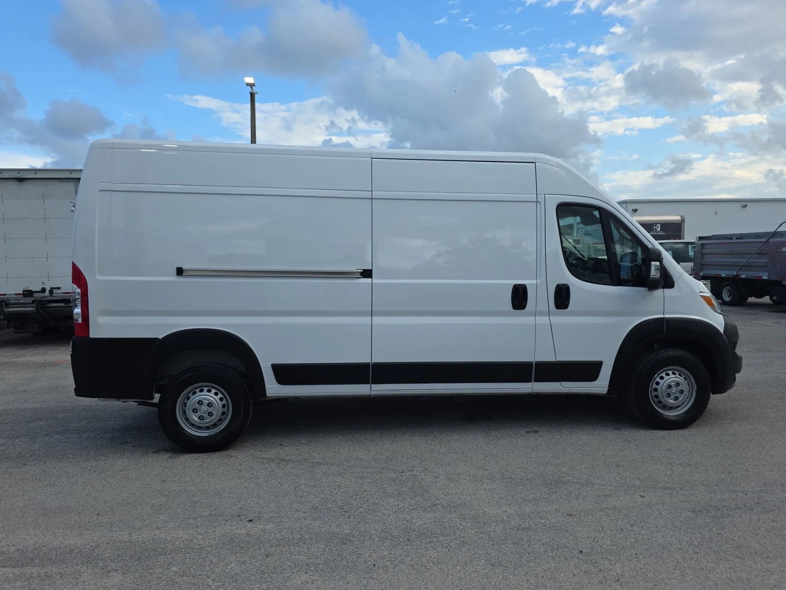 2025 RAM ProMaster Cargo Van Tradesman photo 8