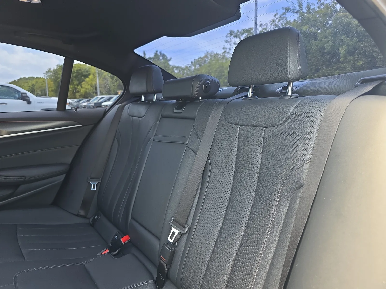 2023 BMW 5 Series 530i photo 15