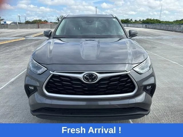 2024 Toyota Highlander LE photo 16