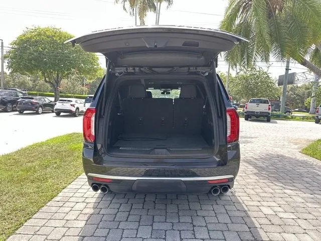 2023 GMC Yukon XL Denali photo 28