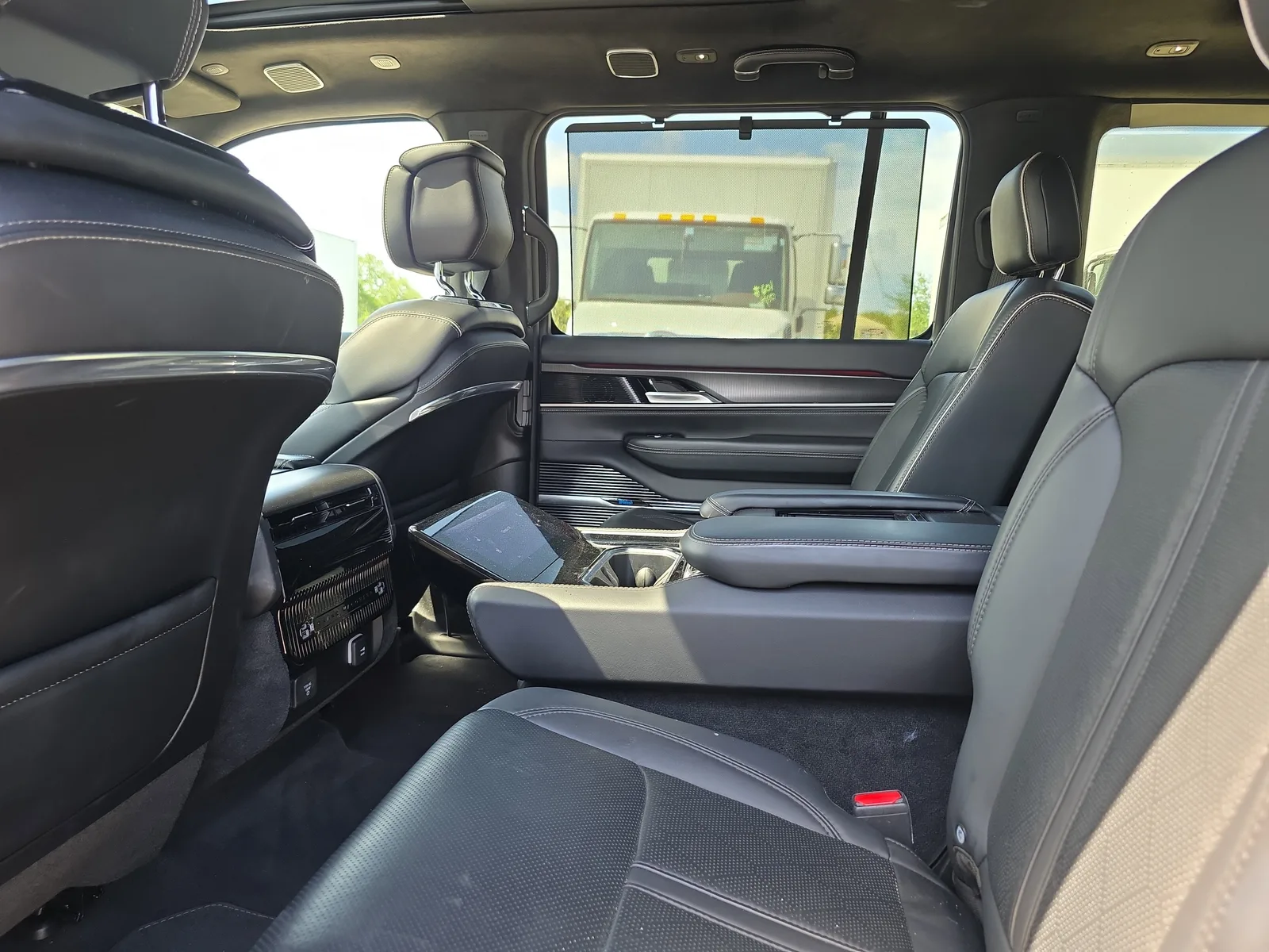 2024 Jeep Grand Wagoneer L Series II photo 16
