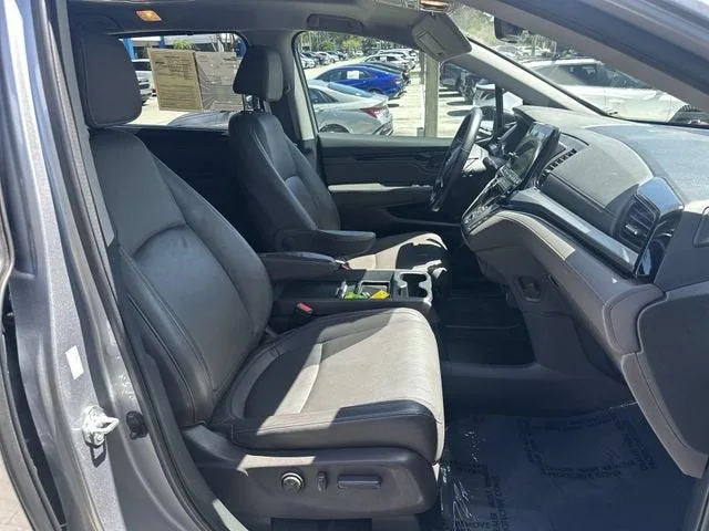 2023 Honda Odyssey Touring photo 29