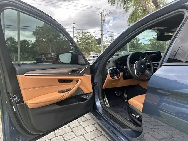 2023 BMW 5 Series 530i photo 22