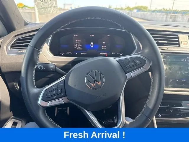2023 Volkswagen Tiguan SE R-Line Black photo 6