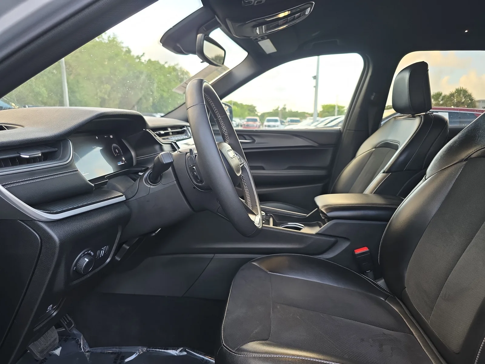 2023 Jeep Grand Cherokee L Altitude photo 23