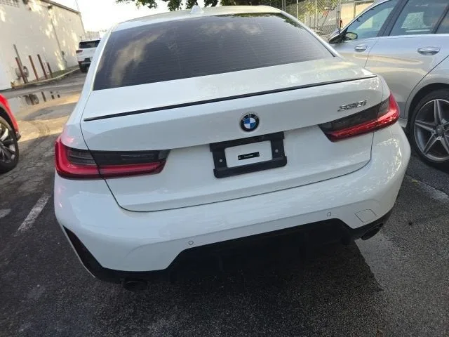 2023 BMW 3 Series 330i photo 19