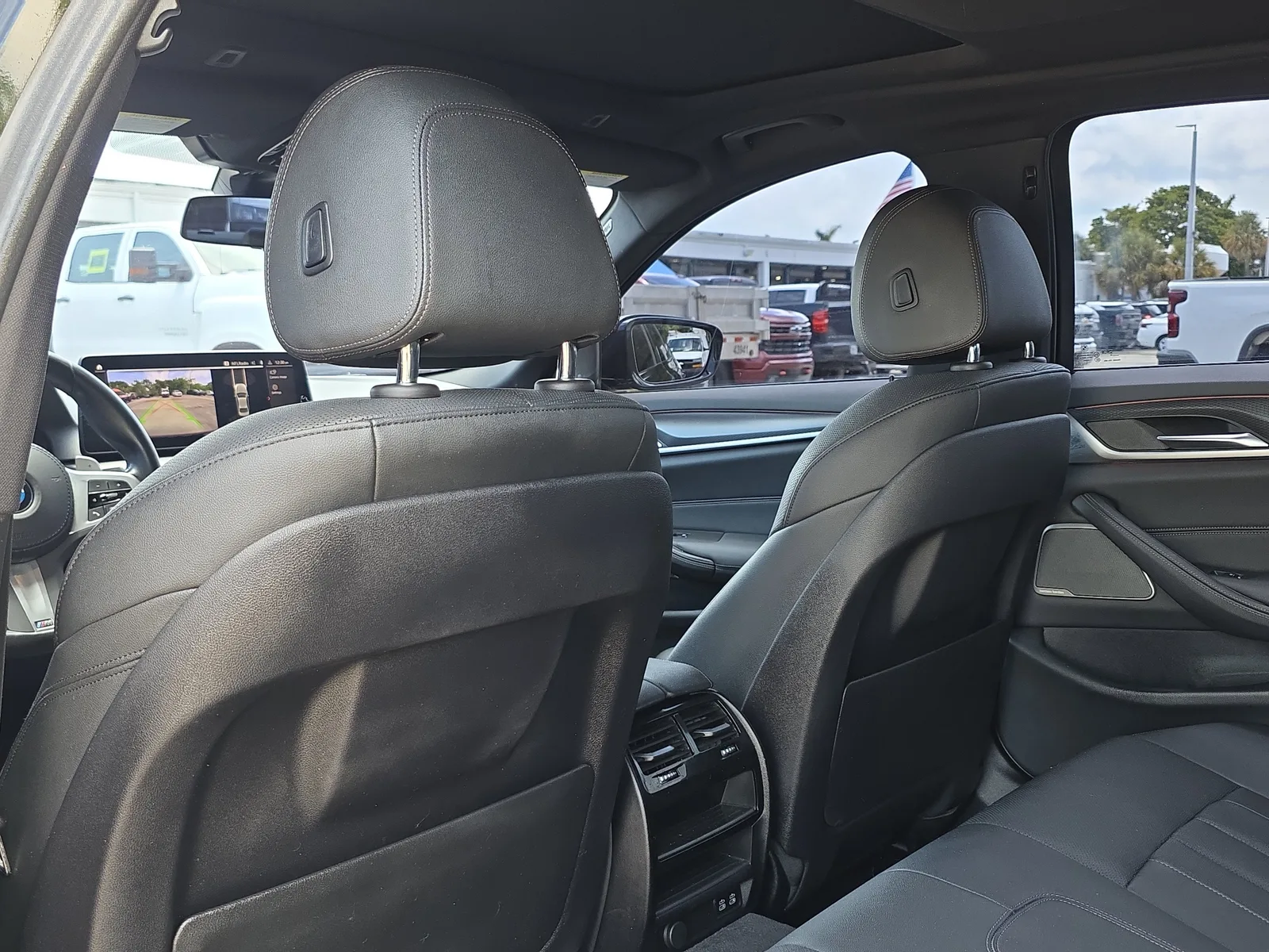 2023 BMW 5 Series 530i photo 13