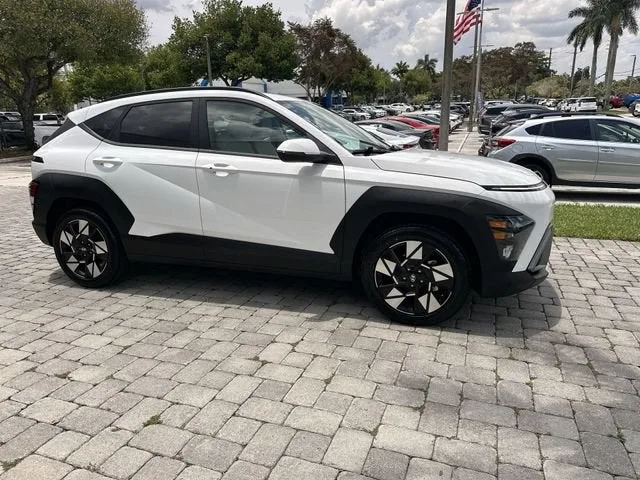 2025 Hyundai Kona SEL photo 15