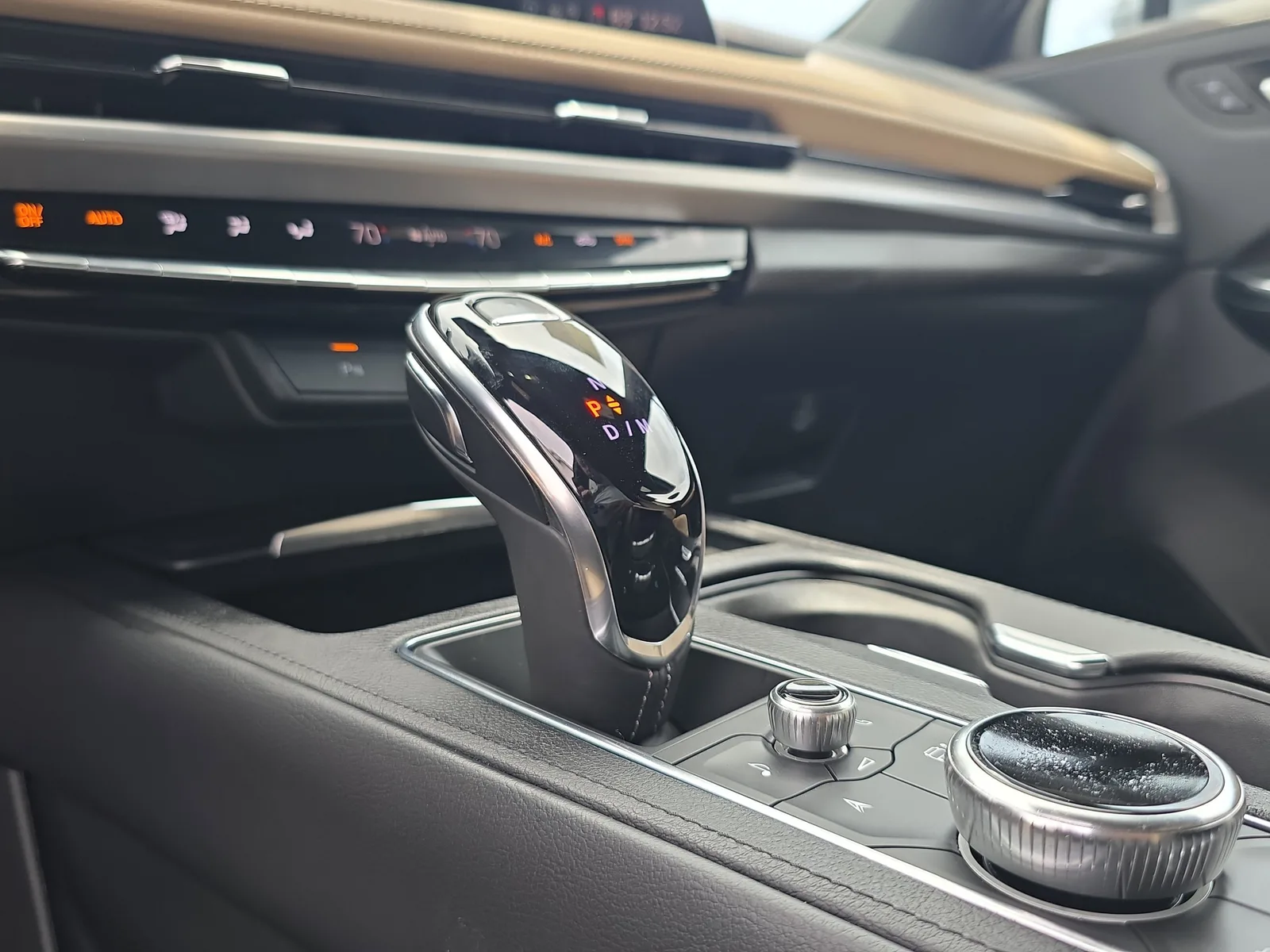2025 Cadillac XT4 Premium Luxury photo 32