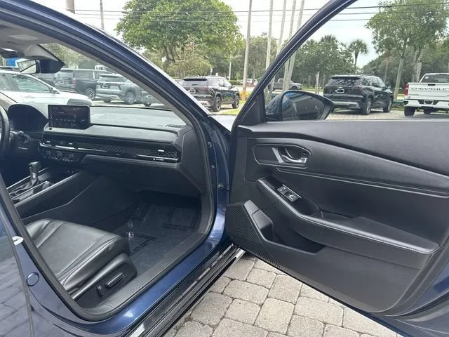 2023 Honda Accord Hybrid Touring photo 23