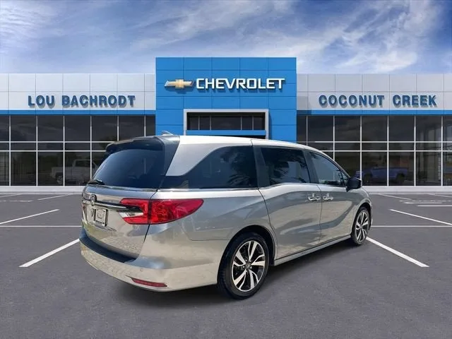 2023 Honda Odyssey Touring photo 8