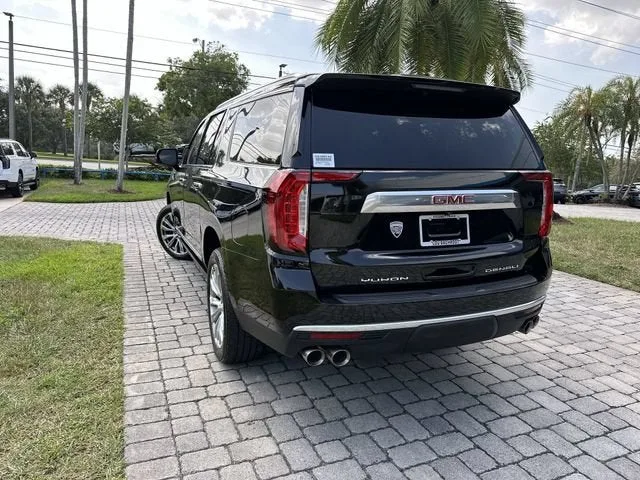 2023 GMC Yukon XL Denali photo 12