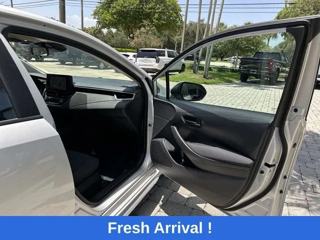 2024 Toyota Corolla LE photo 23