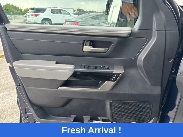 2022 Toyota Tundra 4WD Limited photo 11