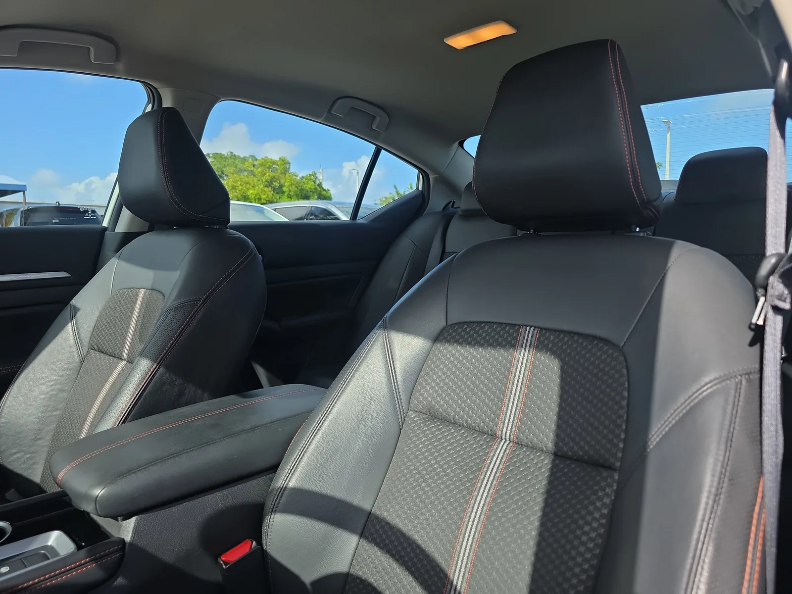 2025 Nissan Altima SR photo 29