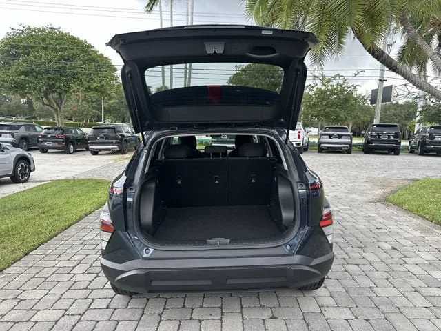 2025 Hyundai Kona SEL photo 28