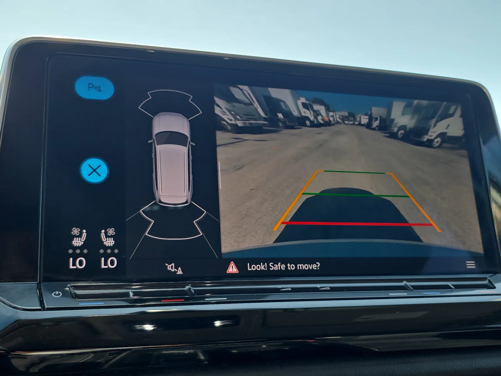 2024 Volkswagen Atlas 2.0T SE w/Technology photo 31
