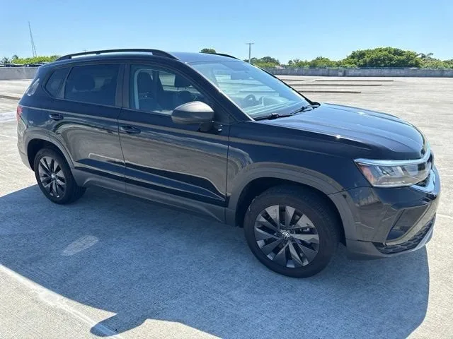 2022 Volkswagen Taos S photo 12