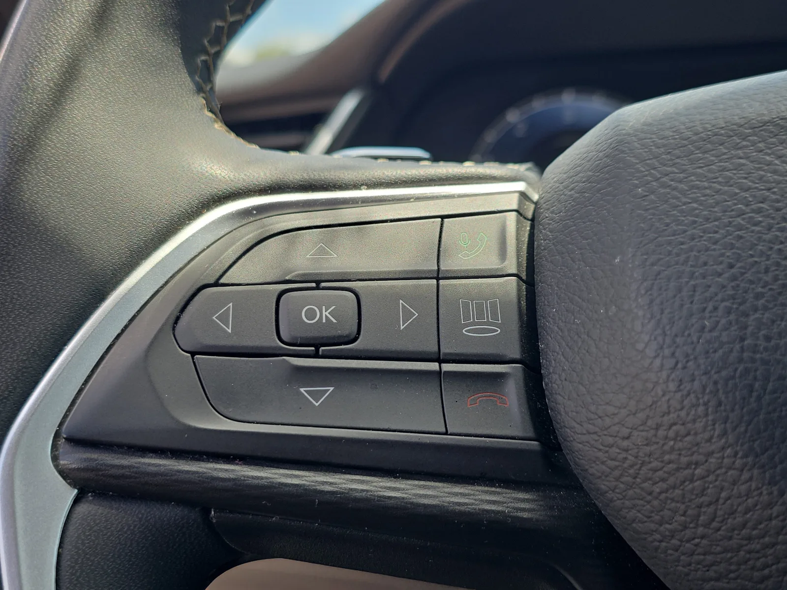 2024 Jeep Grand Cherokee Altitude photo 30